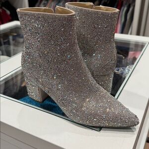 Betsy Johnson Sparkling Silver Ankle Boots size 7 only worn once